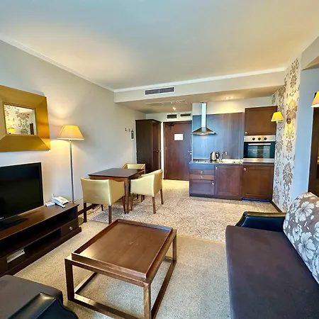 Apartment Modern In Royal
